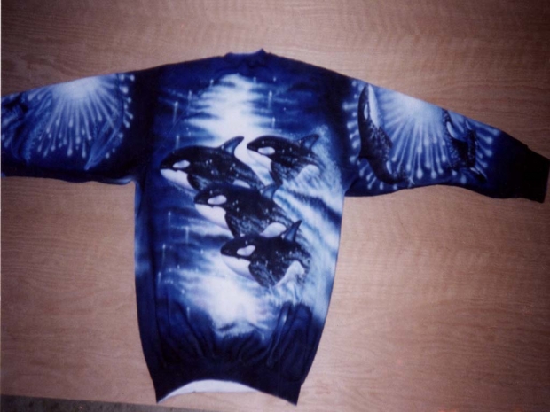Killer Whale - Back Sweater